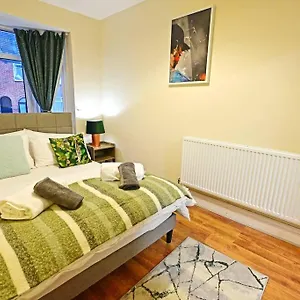  Apartment Modern - Near Luton Station